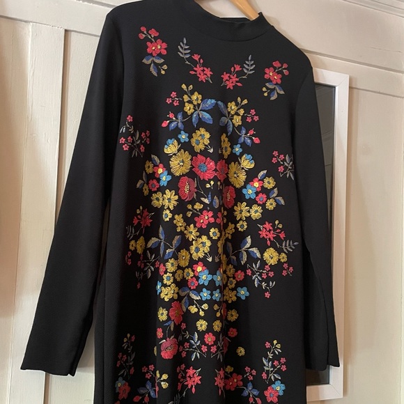 Zara Floral Rubberized Embroidery Black Mini Dress size L - Picture 7 of 11